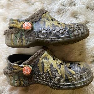 fleece lined camo crocs mens